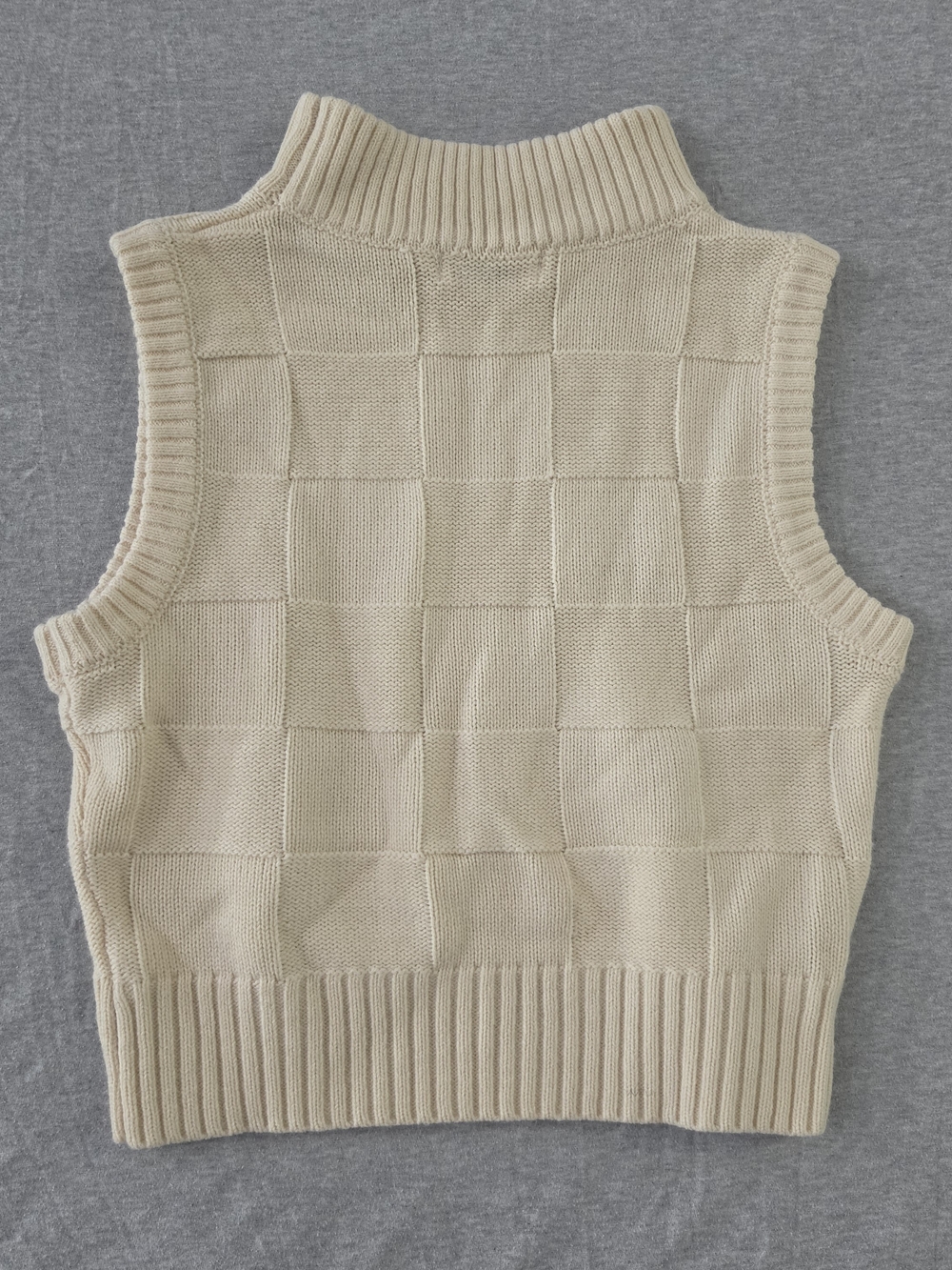 eye candy Cream Ribbed Knit Turtleneck Vest - Picture 3 of 3